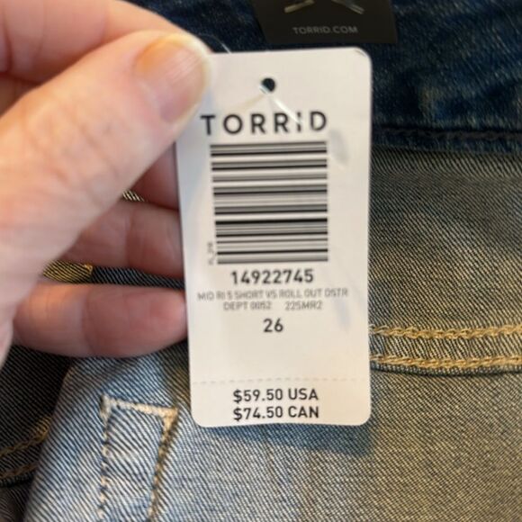 TORRID 5 Inch Vintage Stretch Mid-Rise Shorts Size 26 NWT - Picture 4 of 5
